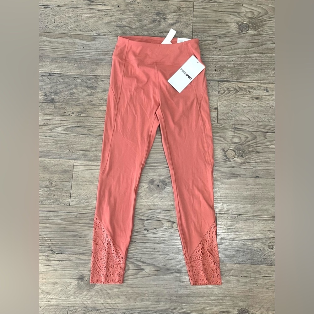 NWT Pink Sports Active Women’s Capri Leggings Lace Coral High‎ Waist 7/8 Size S